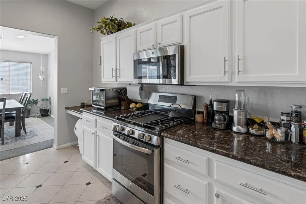 6303 Salmon Mountain, Las Vegas, NV 89122