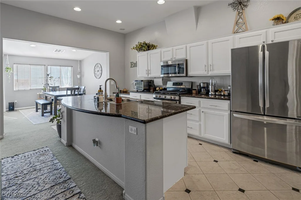 6303 Salmon Mountain, Las Vegas, NV 89122