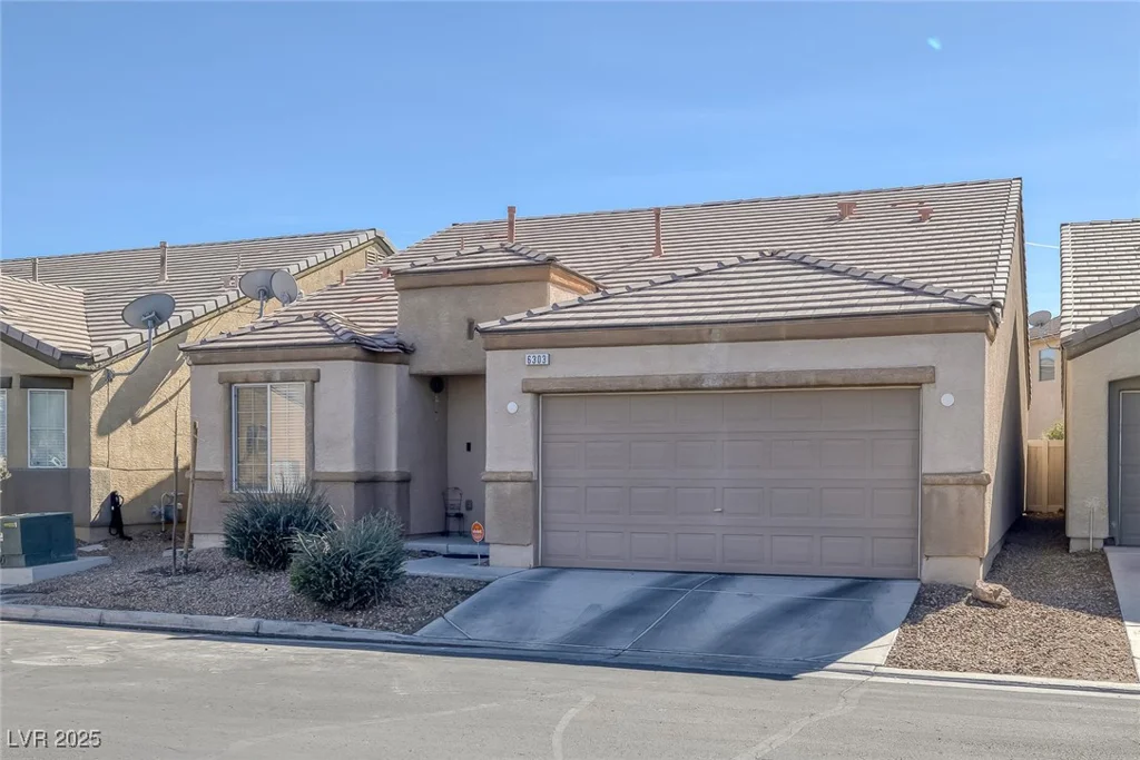 6303 Salmon Mountain, Las Vegas, NV 89122