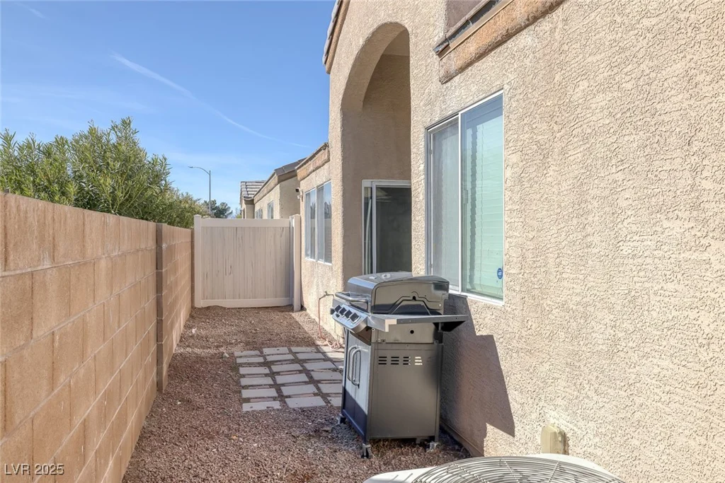 6303 Salmon Mountain, Las Vegas, NV 89122