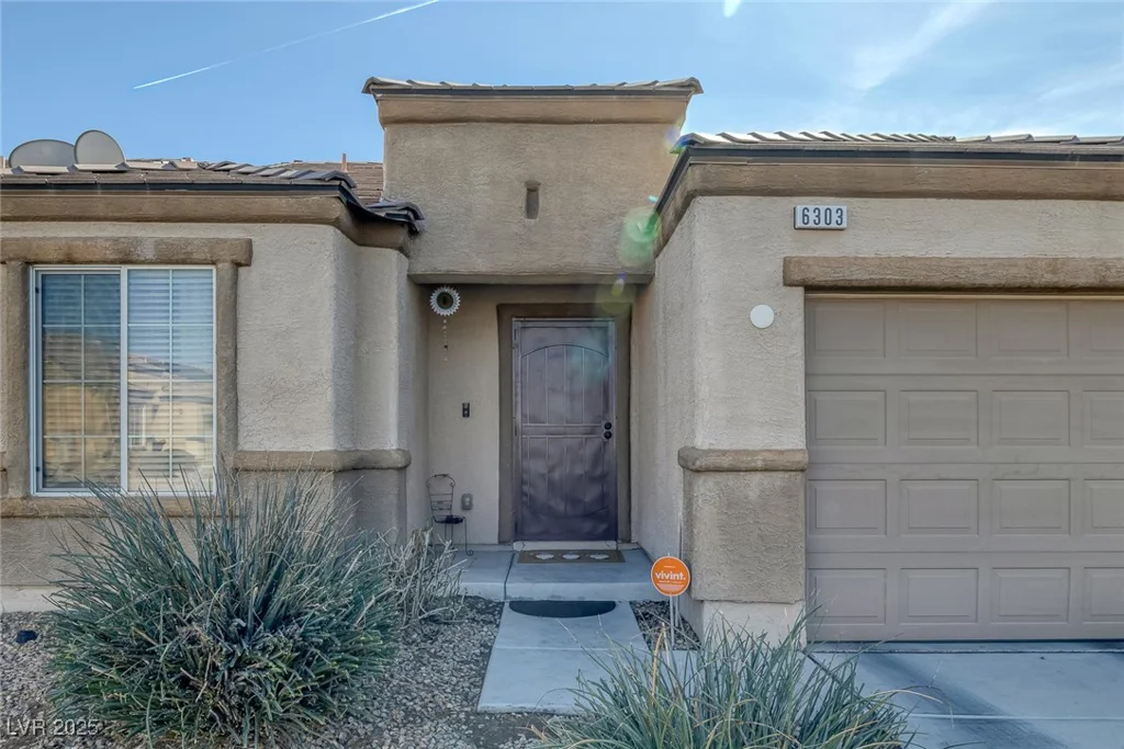 6303 Salmon Mountain, Las Vegas, NV 89122