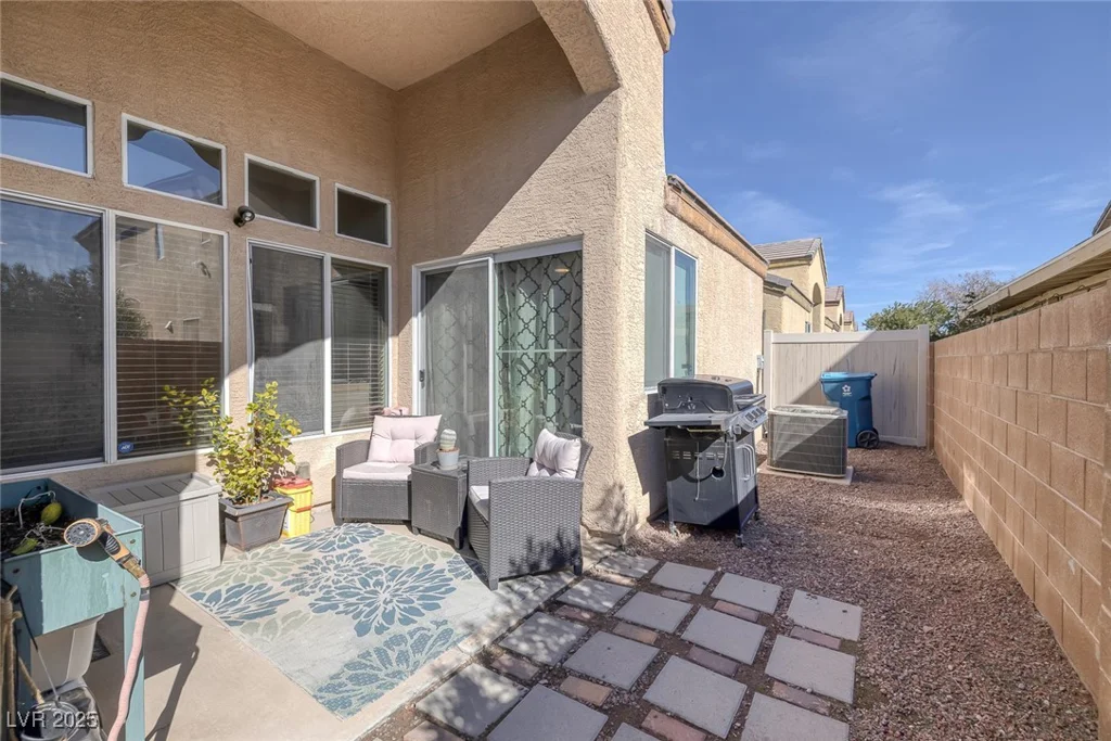 6303 Salmon Mountain, Las Vegas, NV 89122