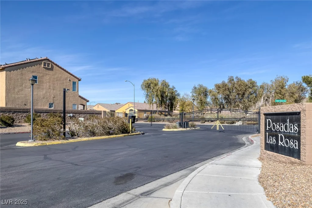 6303 Salmon Mountain, Las Vegas, NV 89122