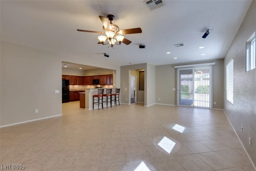 6816 Royal Poinciana, Las Vegas, NV 89131