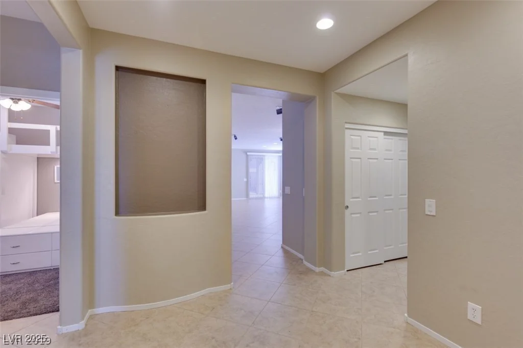 6816 Royal Poinciana, Las Vegas, NV 89131