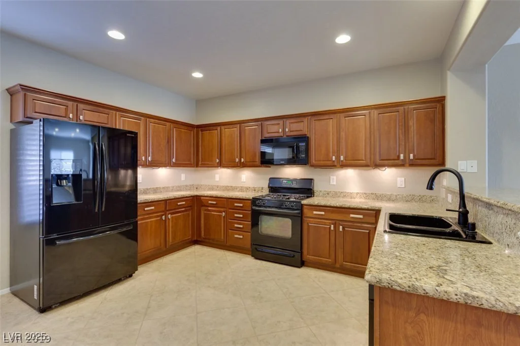 6816 Royal Poinciana, Las Vegas, NV 89131