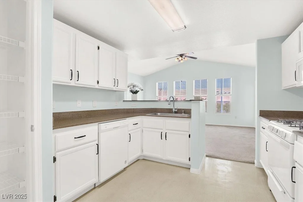 10001 Peace, Las Vegas, NV 89147