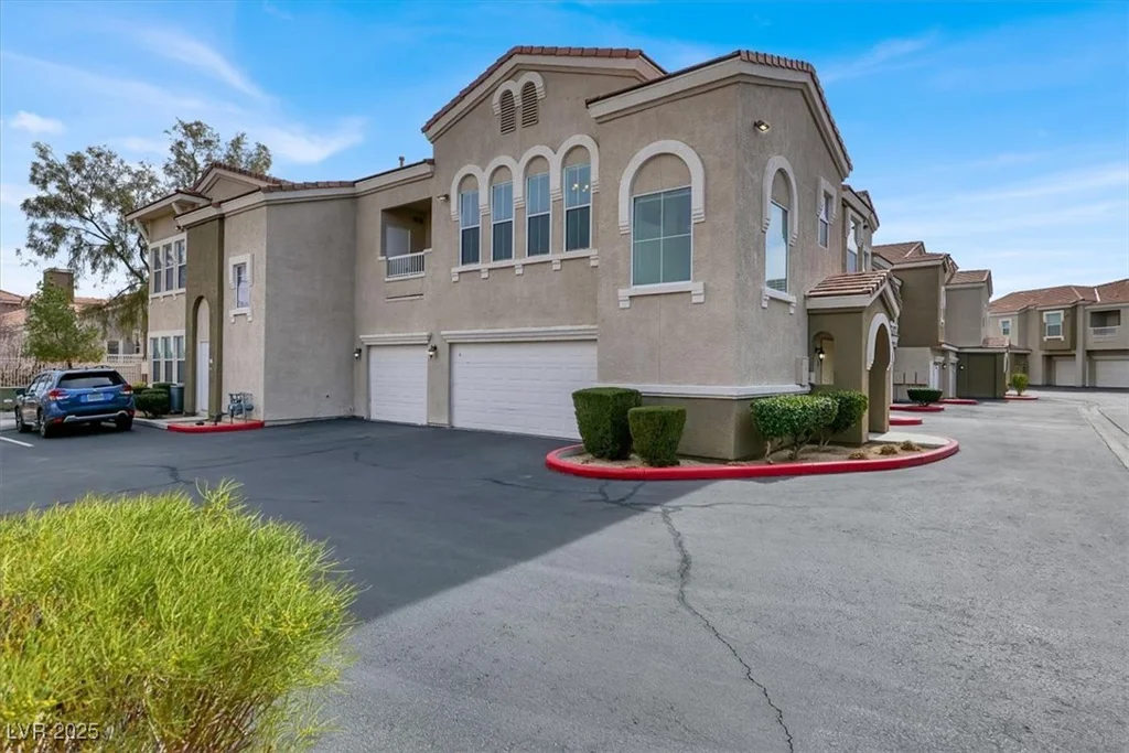 10001 Peace, Las Vegas, NV 89147