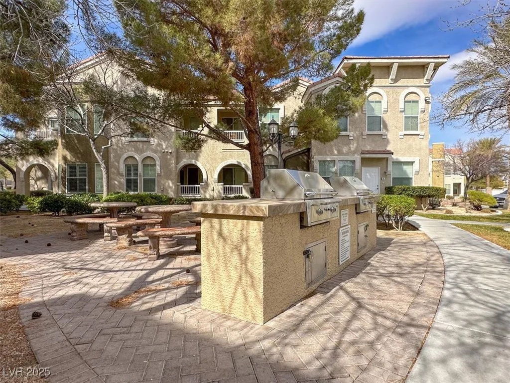 10001 Peace, Las Vegas, NV 89147