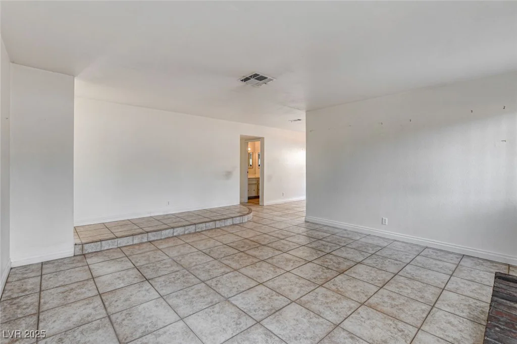 4442 Bunker, Las Vegas, NV 89121