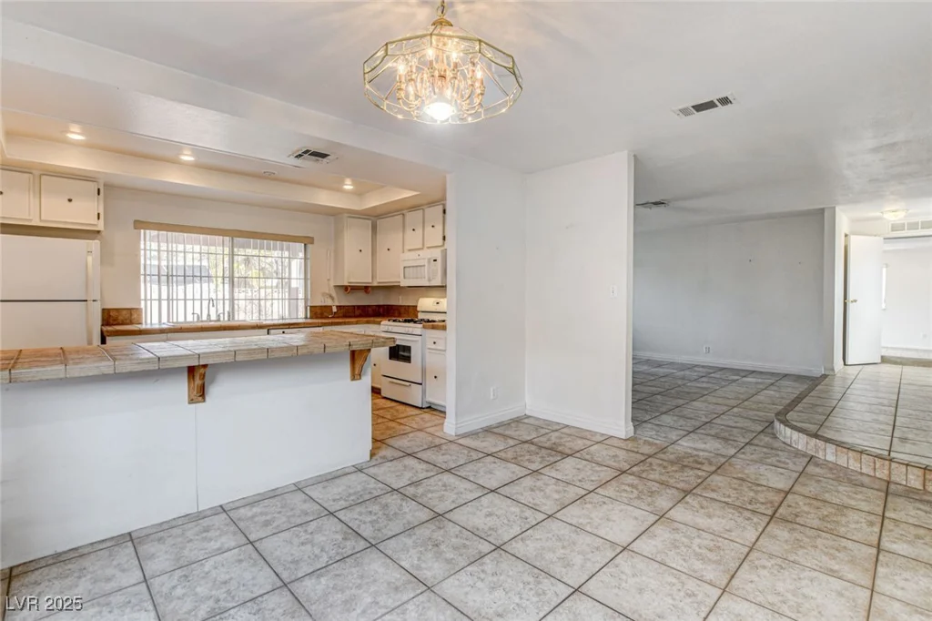 4442 Bunker, Las Vegas, NV 89121