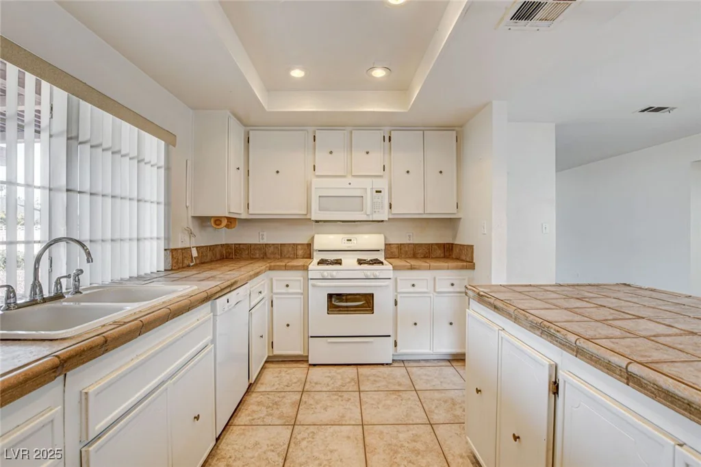 4442 Bunker, Las Vegas, NV 89121