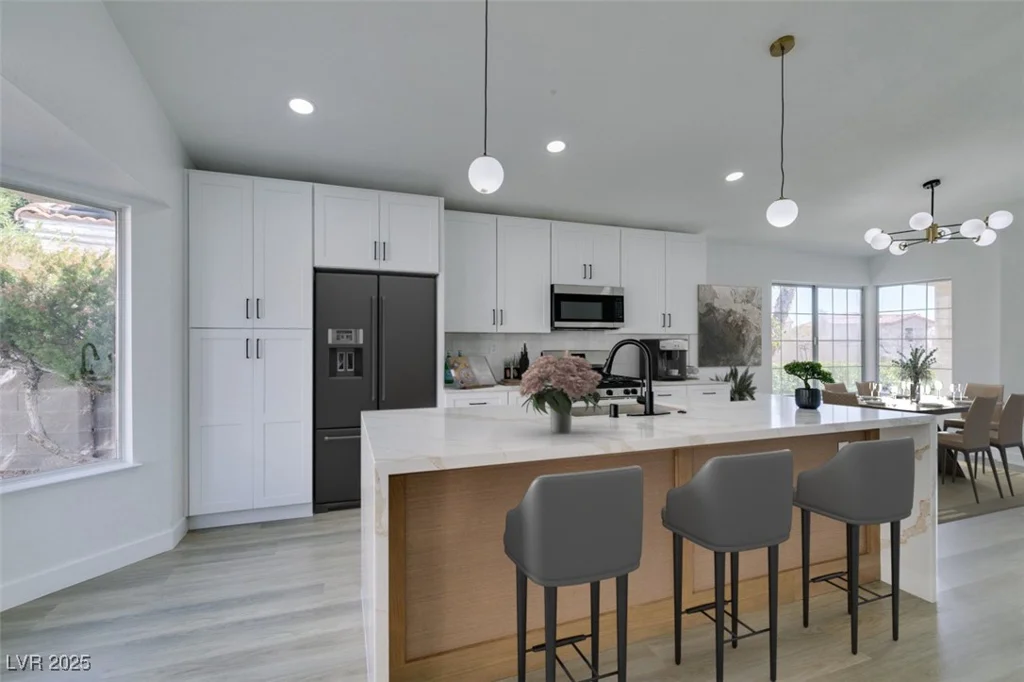 9808 Eagle Rock, Las Vegas, NV 89117