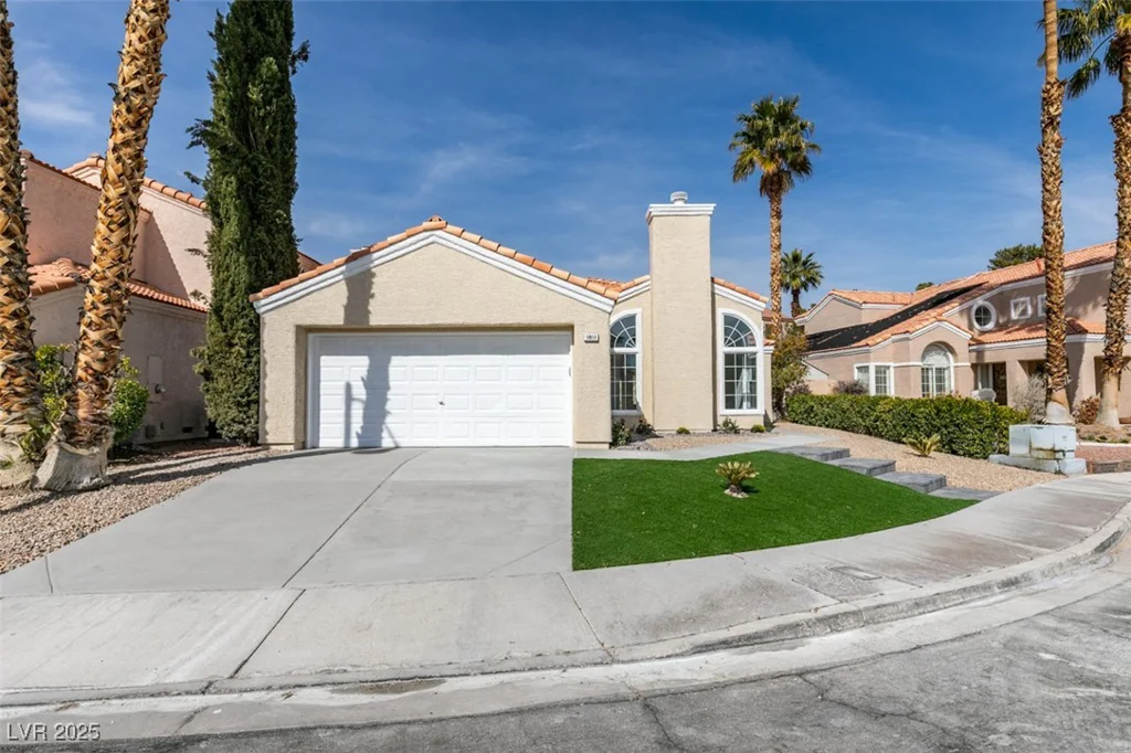 9808 Eagle Rock, Las Vegas, NV 89117
