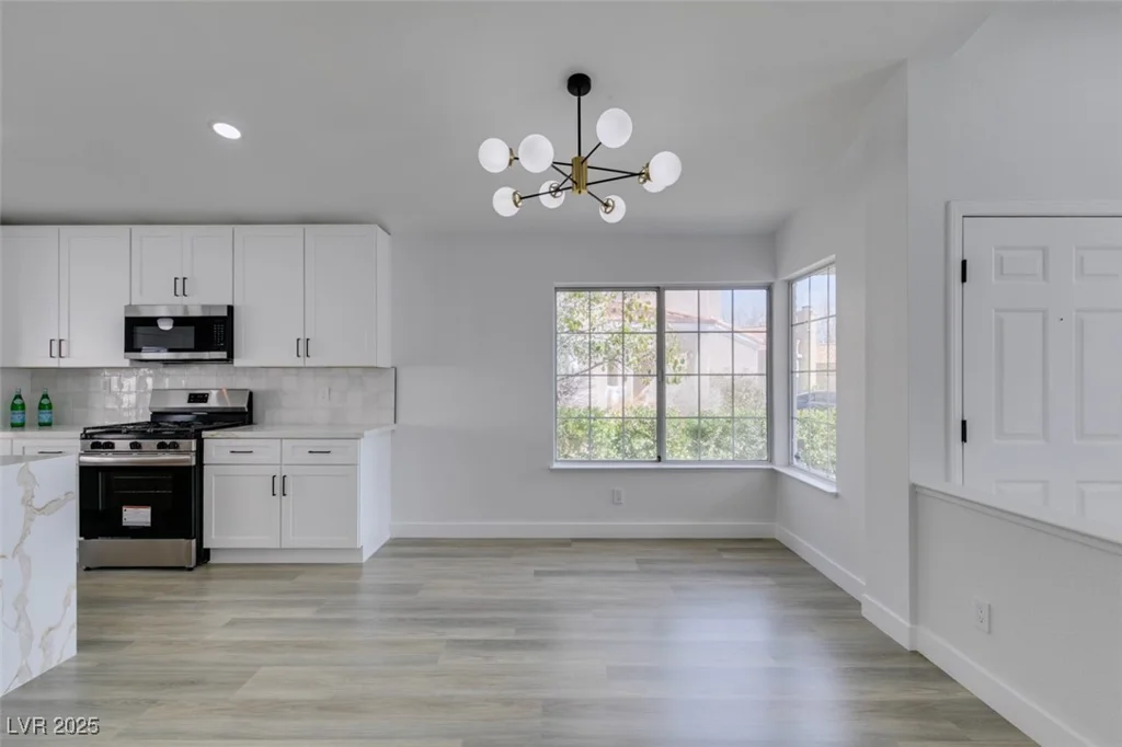 9808 Eagle Rock, Las Vegas, NV 89117