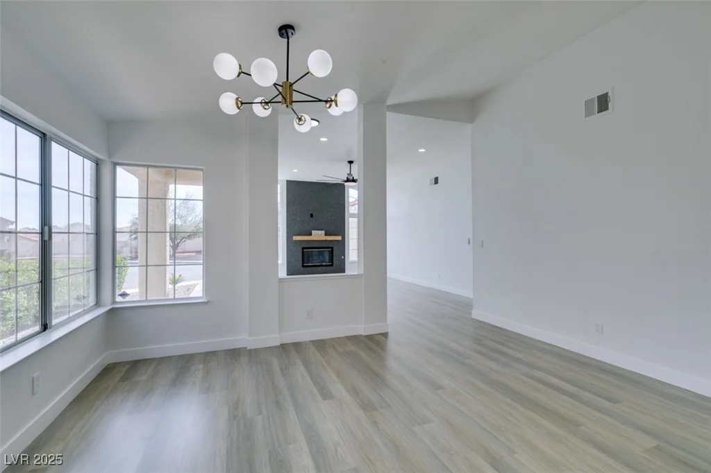 9808 Eagle Rock, Las Vegas, NV 89117