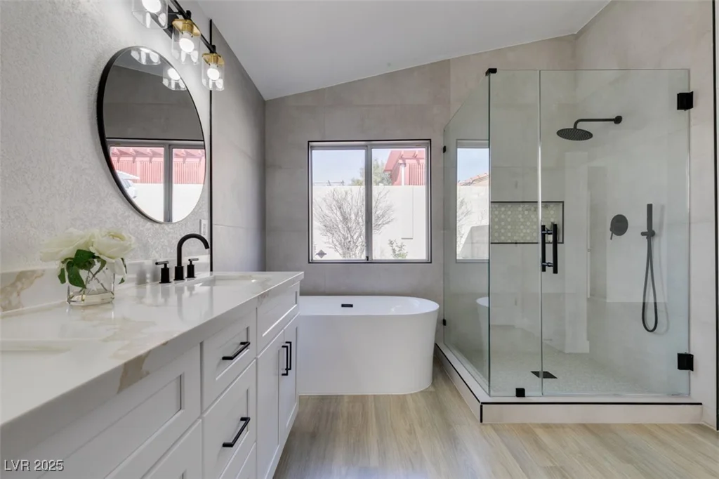 9808 Eagle Rock, Las Vegas, NV 89117