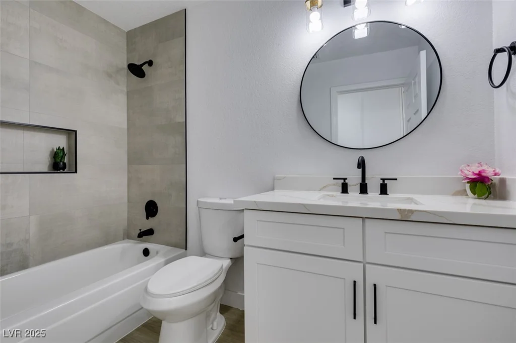 9808 Eagle Rock, Las Vegas, NV 89117