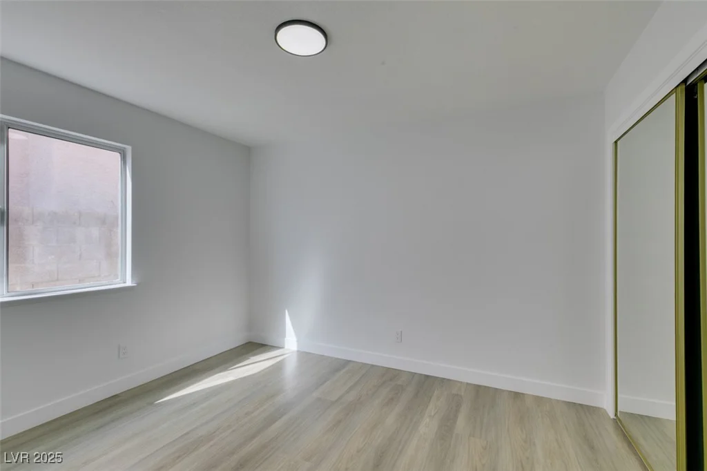 9808 Eagle Rock, Las Vegas, NV 89117