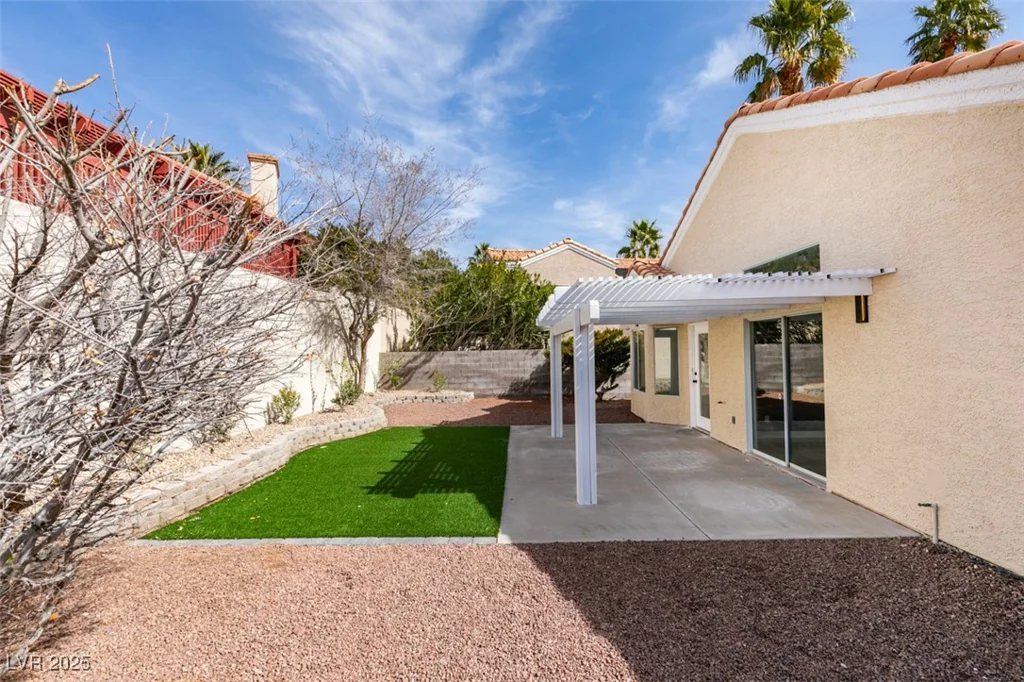 9808 Eagle Rock, Las Vegas, NV 89117