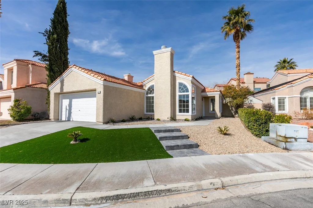 9808 Eagle Rock, Las Vegas, NV 89117