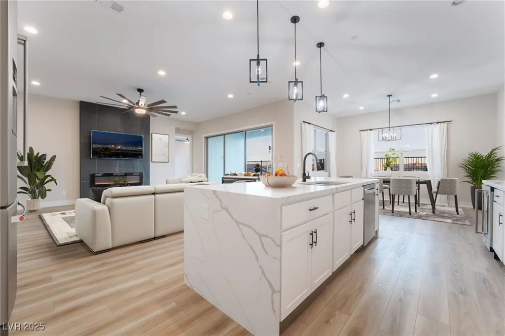 350 Robledo, Las Vegas, NV 89138