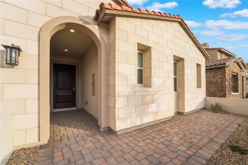 350 Robledo, Las Vegas, NV 89138