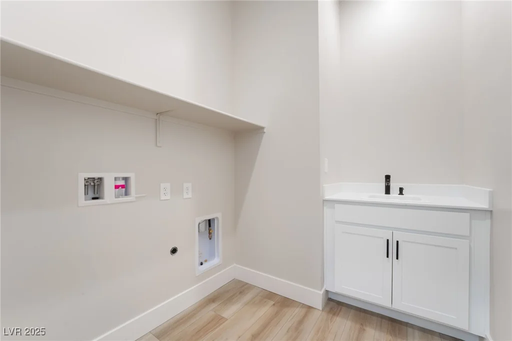 350 Robledo, Las Vegas, NV 89138