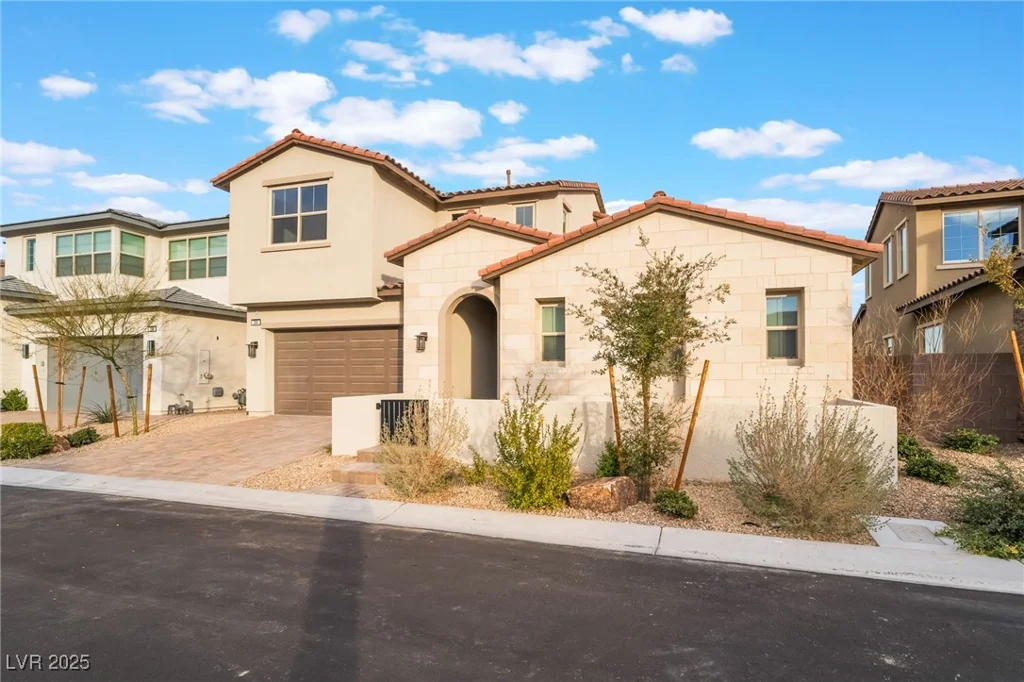 350 Robledo, Las Vegas, NV 89138