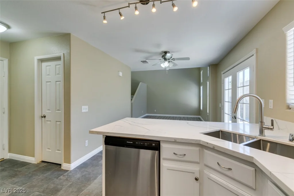 7752 Orchard Wood, Las Vegas, NV 89131
