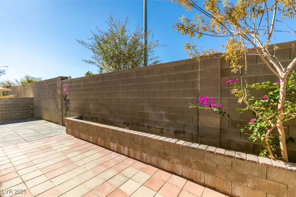 7752 Orchard Wood, Las Vegas, NV 89131