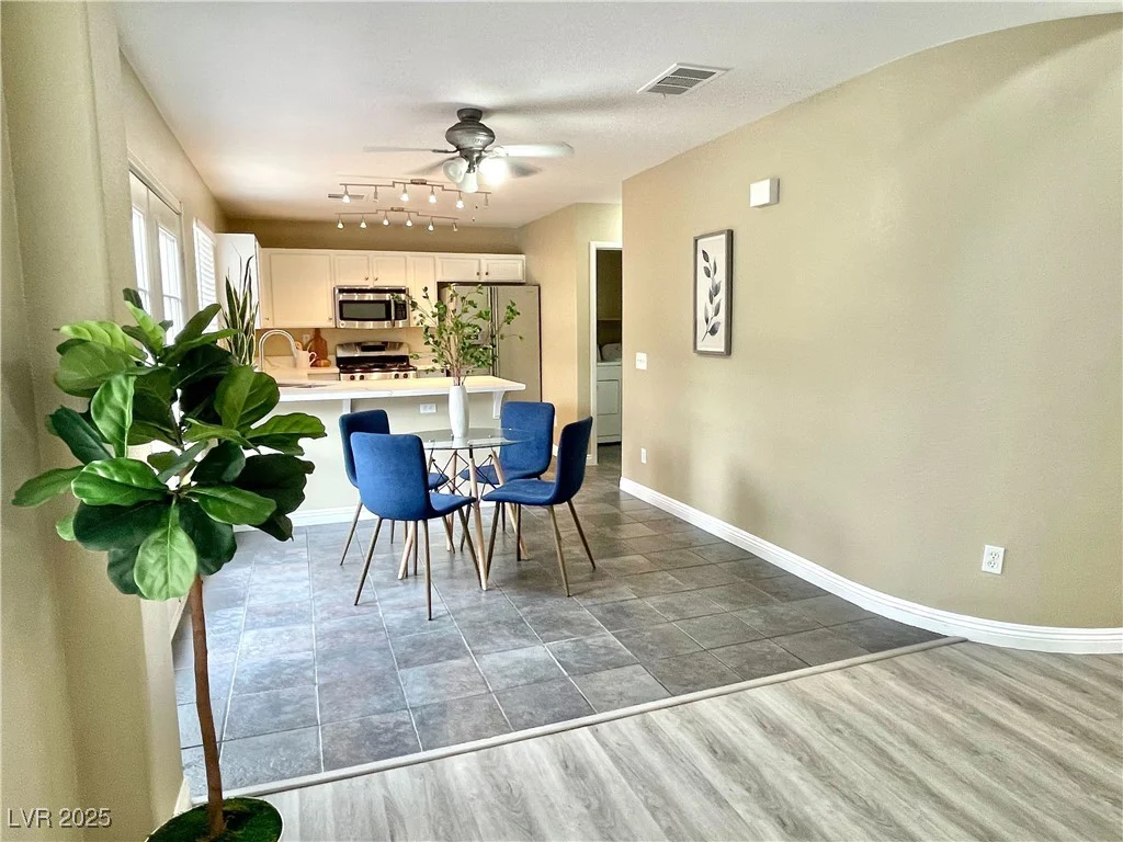 7752 Orchard Wood, Las Vegas, NV 89131
