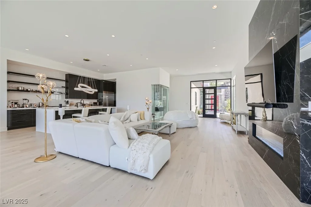 678 Blackrock Rim, Henderson, NV 89012