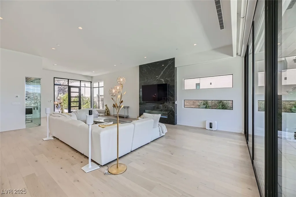 678 Blackrock Rim, Henderson, NV 89012