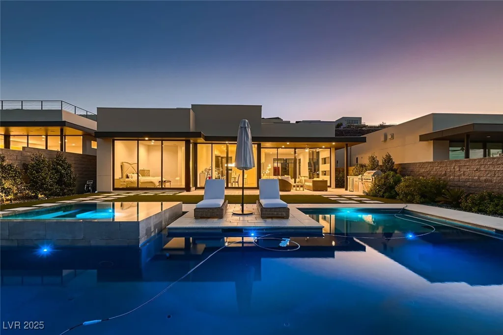 678 Blackrock Rim, Henderson, NV 89012