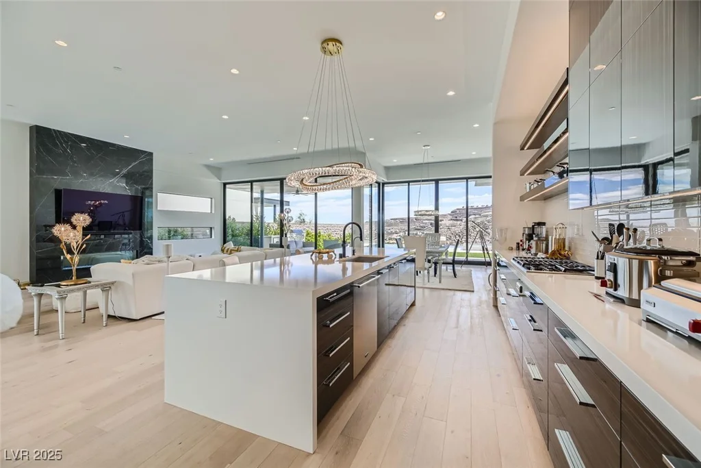 678 Blackrock Rim, Henderson, NV 89012