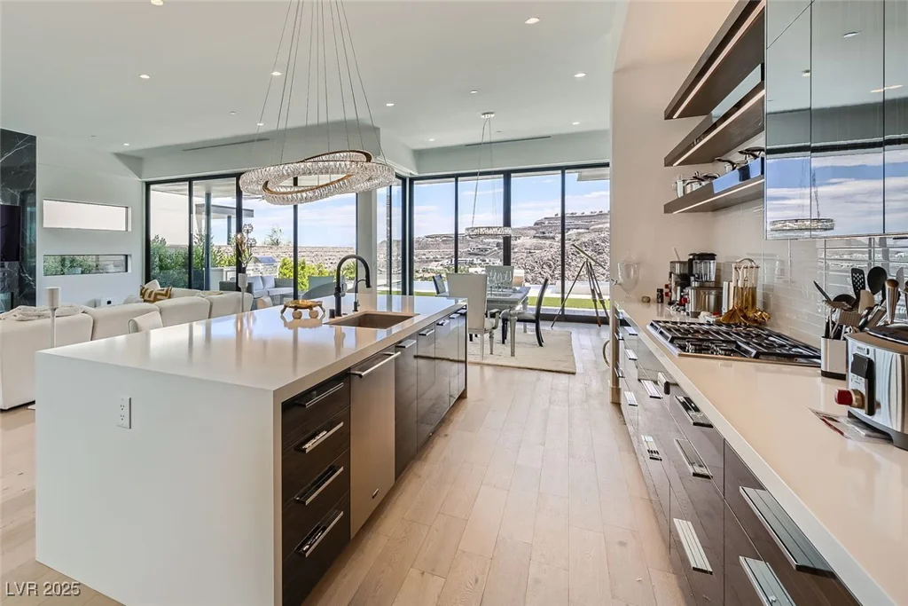 678 Blackrock Rim, Henderson, NV 89012