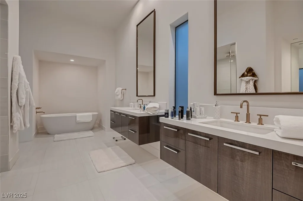 678 Blackrock Rim, Henderson, NV 89012