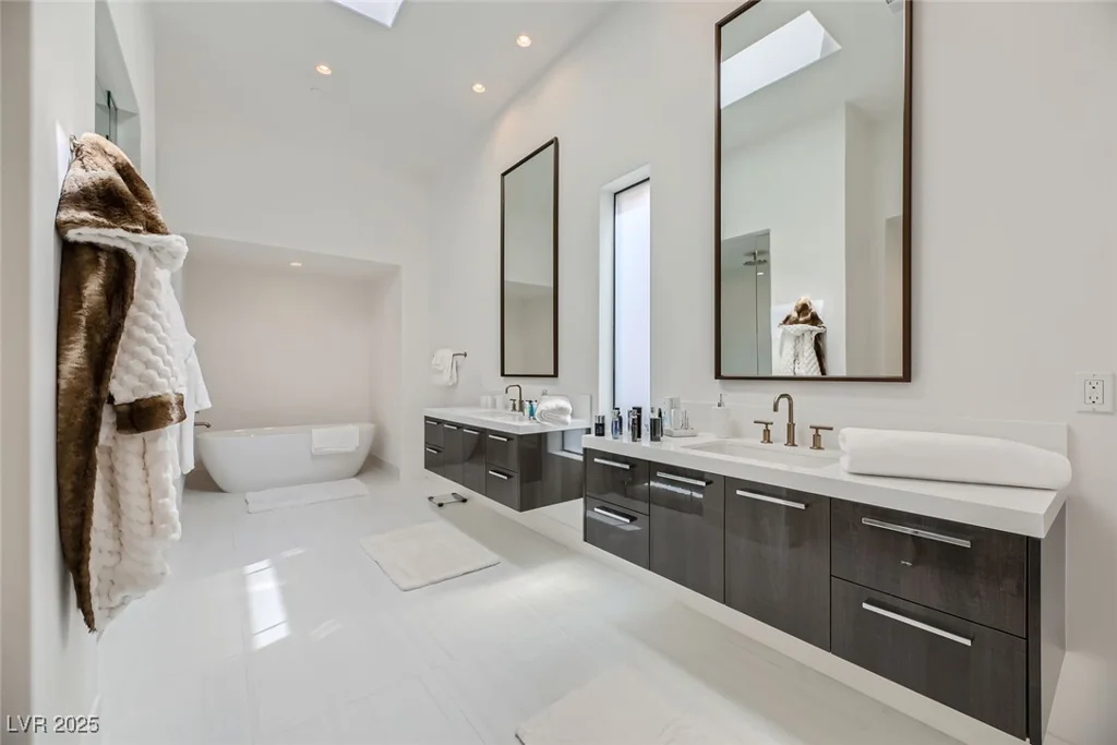 678 Blackrock Rim, Henderson, NV 89012