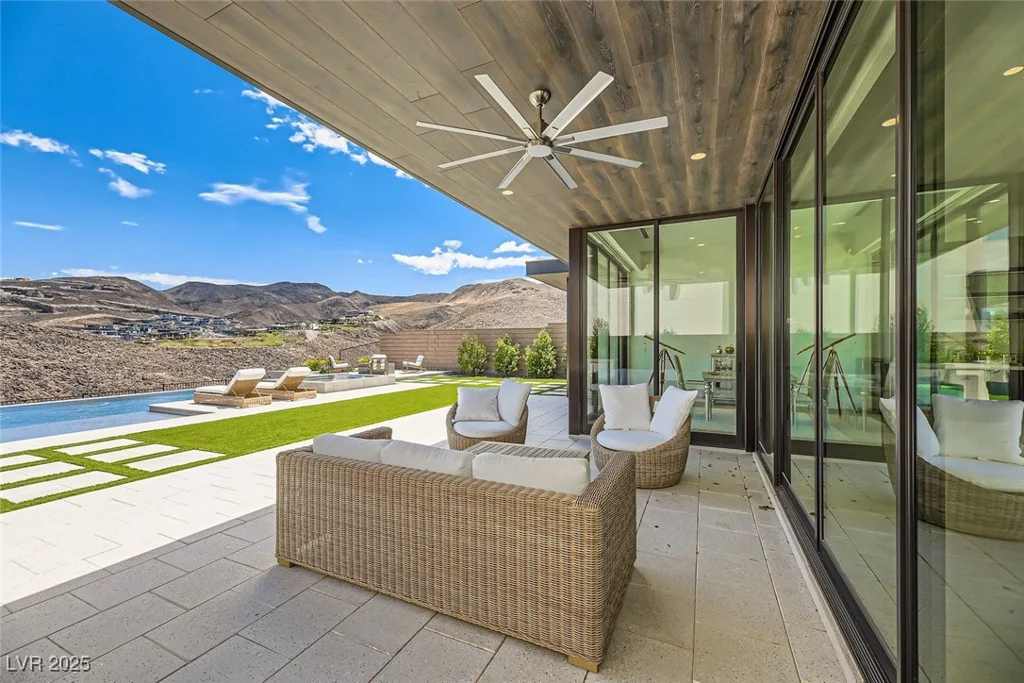678 Blackrock Rim, Henderson, NV 89012