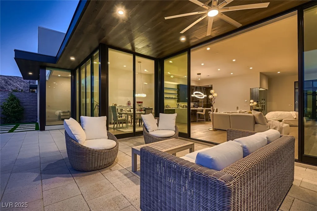 678 Blackrock Rim, Henderson, NV 89012