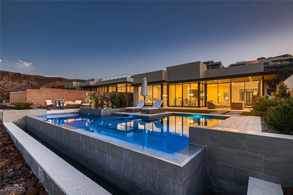 678 Blackrock Rim, Henderson, NV 89012