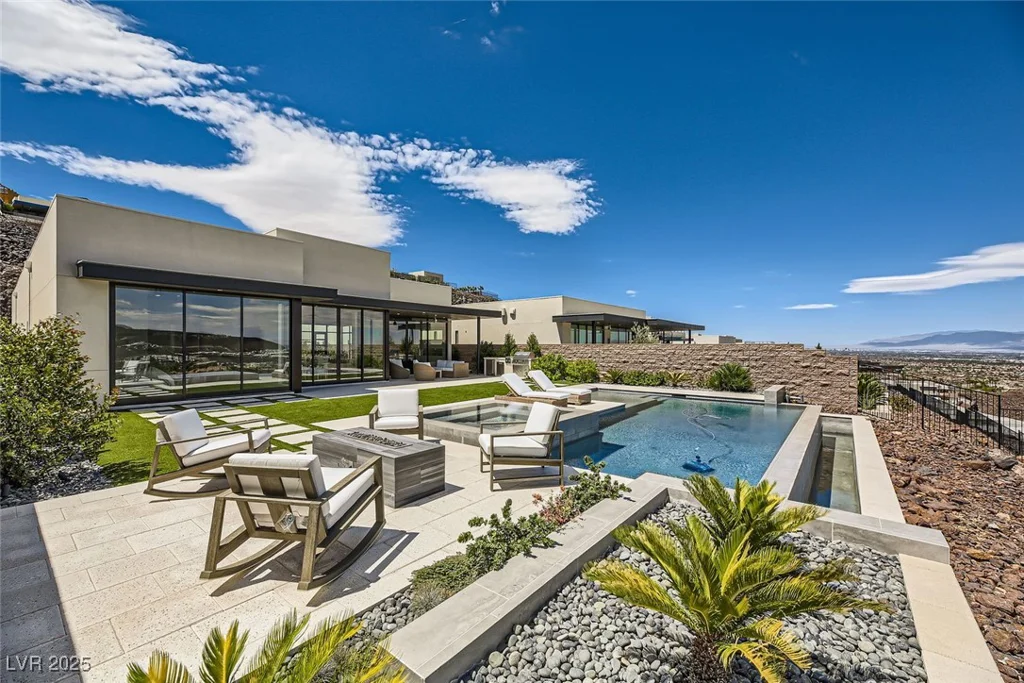 678 Blackrock Rim, Henderson, NV 89012