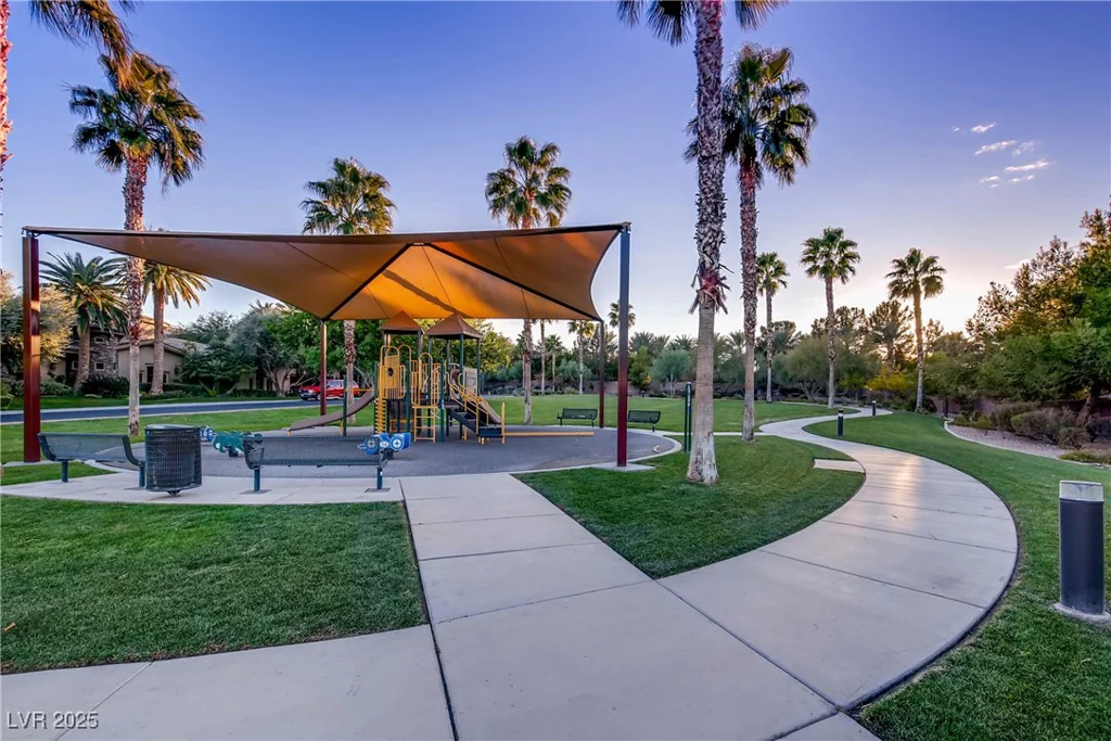 678 Blackrock Rim, Henderson, NV 89012