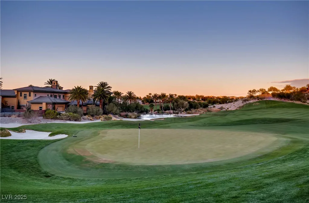 678 Blackrock Rim, Henderson, NV 89012