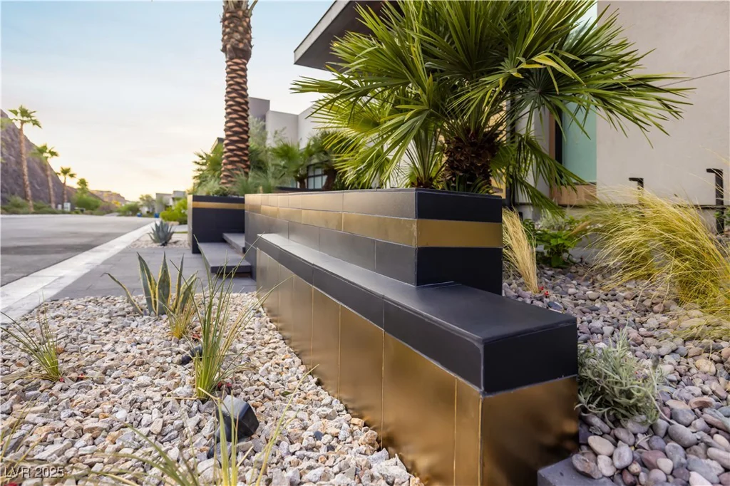 678 Blackrock Rim, Henderson, NV 89012