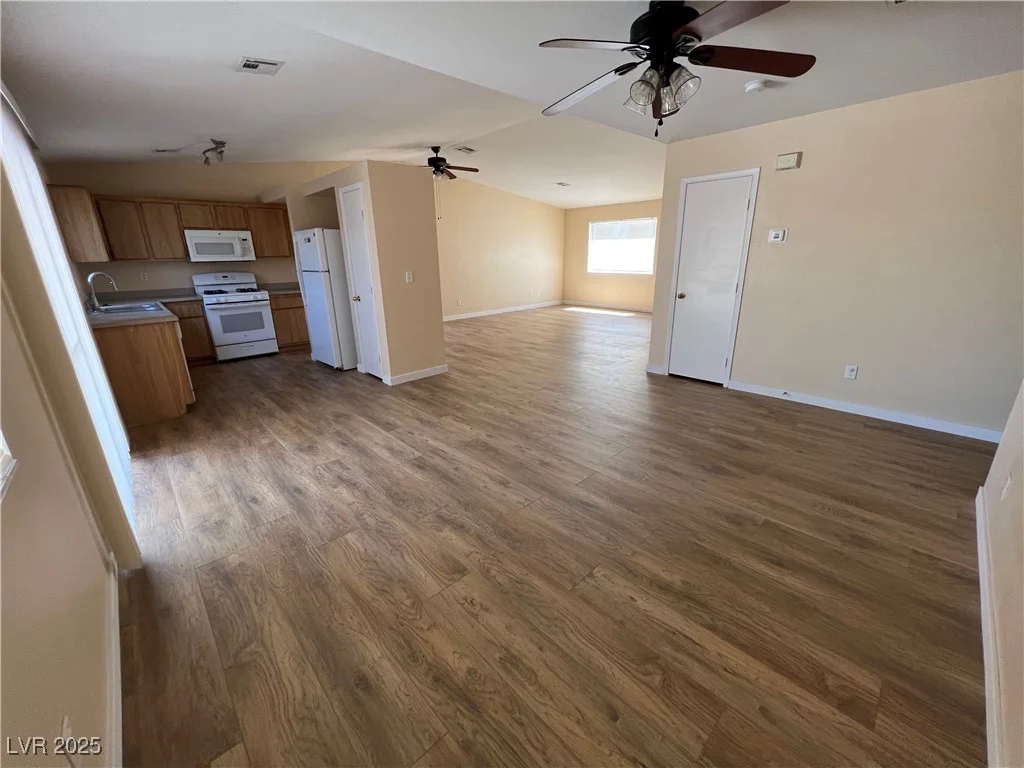 3118 Honeysuckle, North Las Vegas, NV 89031