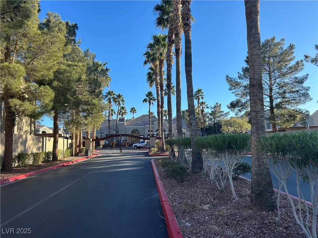 5055 Hacienda, Las Vegas, NV 89118
