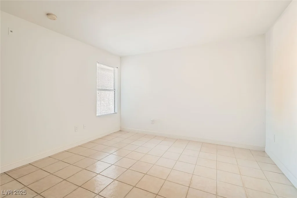 5055 Hacienda, Las Vegas, NV 89118