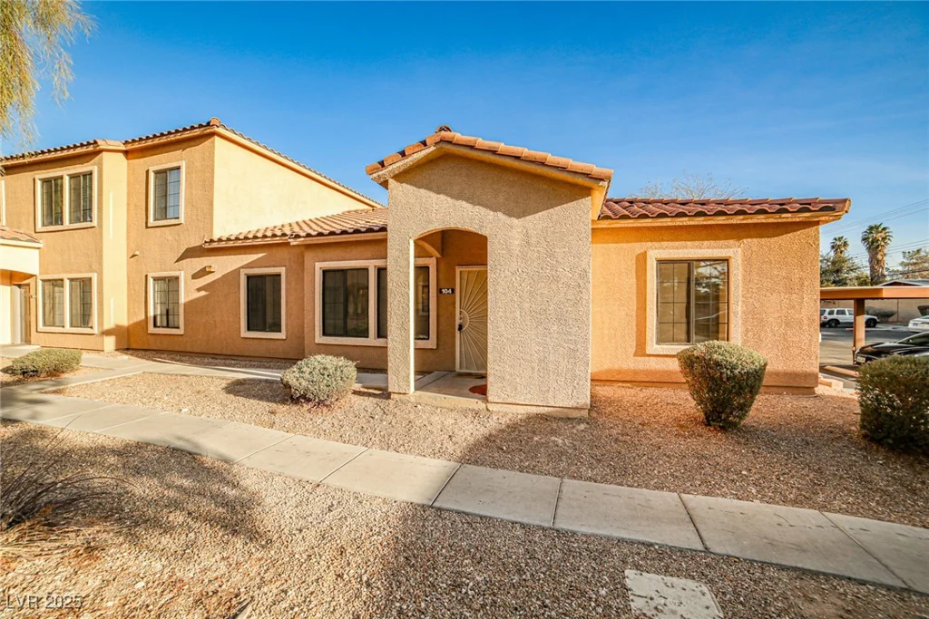 2131 Hussium Hills, Las Vegas, NV 89108